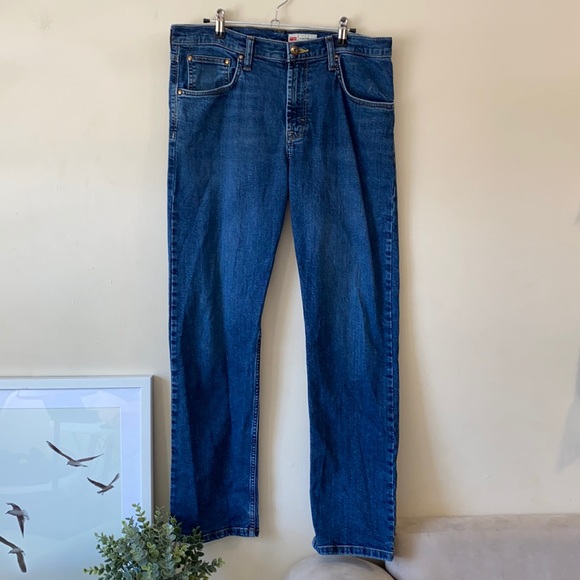 Wrangler Other - Wrangler men’s slim straight medium wash jeans 33/30